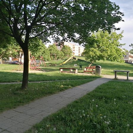 Central Park Apartman Szekszárd Eksteriør bilde
