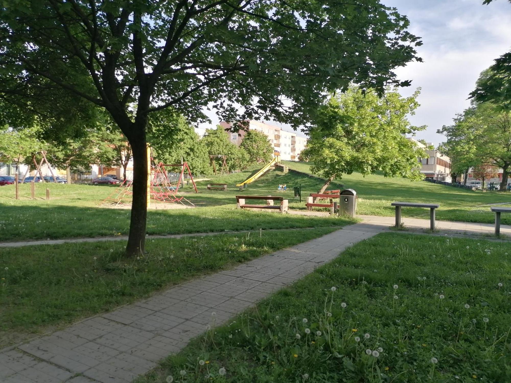Central Park Apartman Szekszárd Eksteriør bilde
