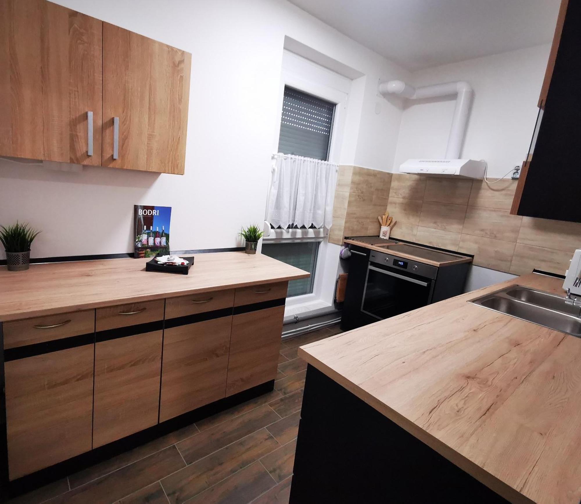 Central Park Apartman Szekszárd Eksteriør bilde