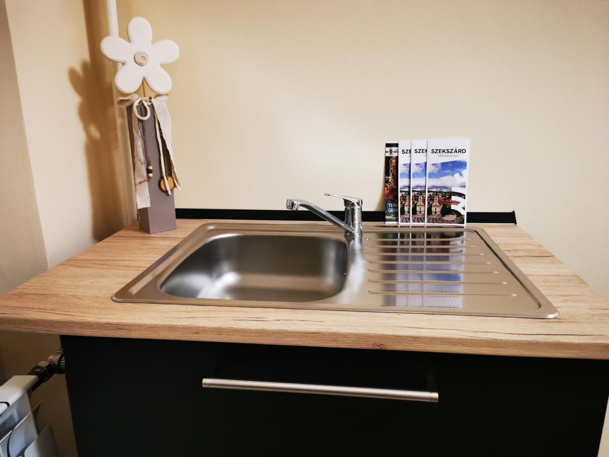 Central Park Apartman Szekszárd Eksteriør bilde